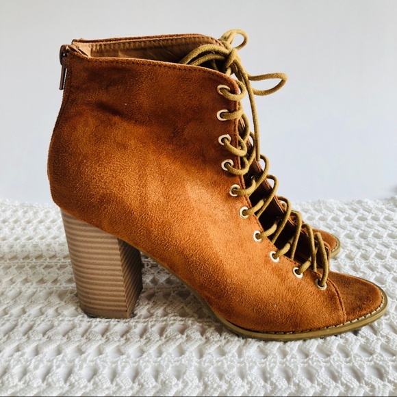 Ardene’s Lace Up Heel Sz 8 - Picture 3 of 6